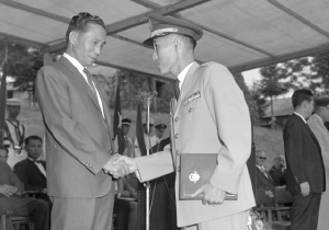 1964. 박정희 대통령 졸업식 주관